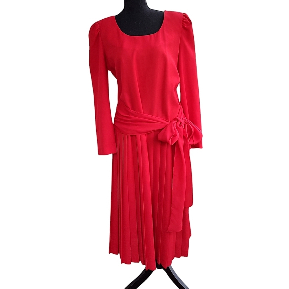 Vintage Poppy Red Pleated Dress with Bow Belt - Picture 2 of 3